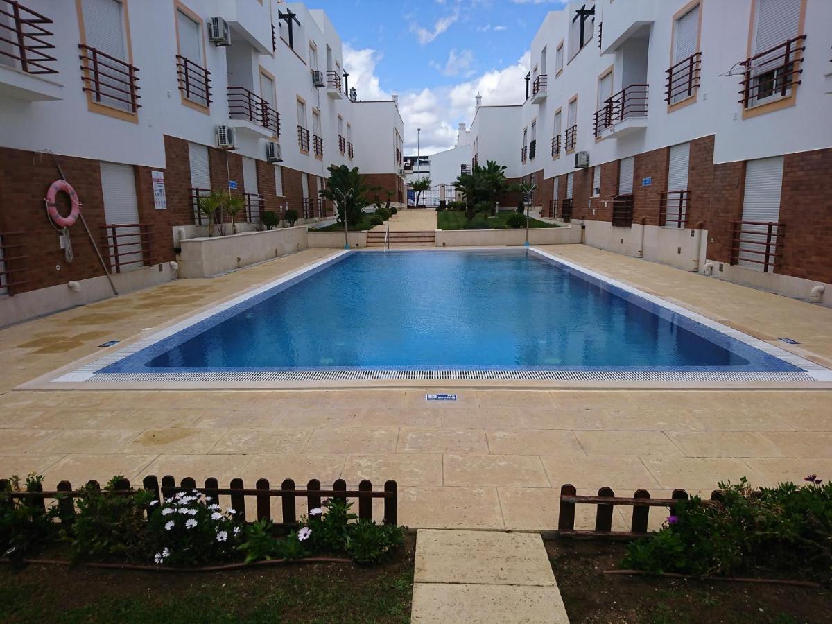Cabanas De Tavira Gomeira, Bottom Floor 2 Bedroom Apartment Close To The Ocean Exterior photo